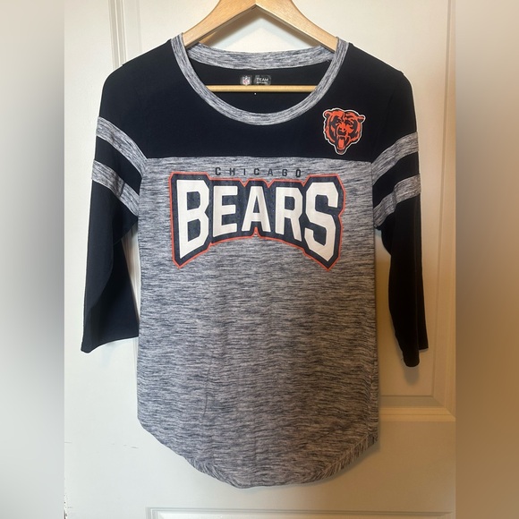 NFL Chicago Bears tshirt. Rhinestone detail, excellent condition. Medium - Picture 1 of 4